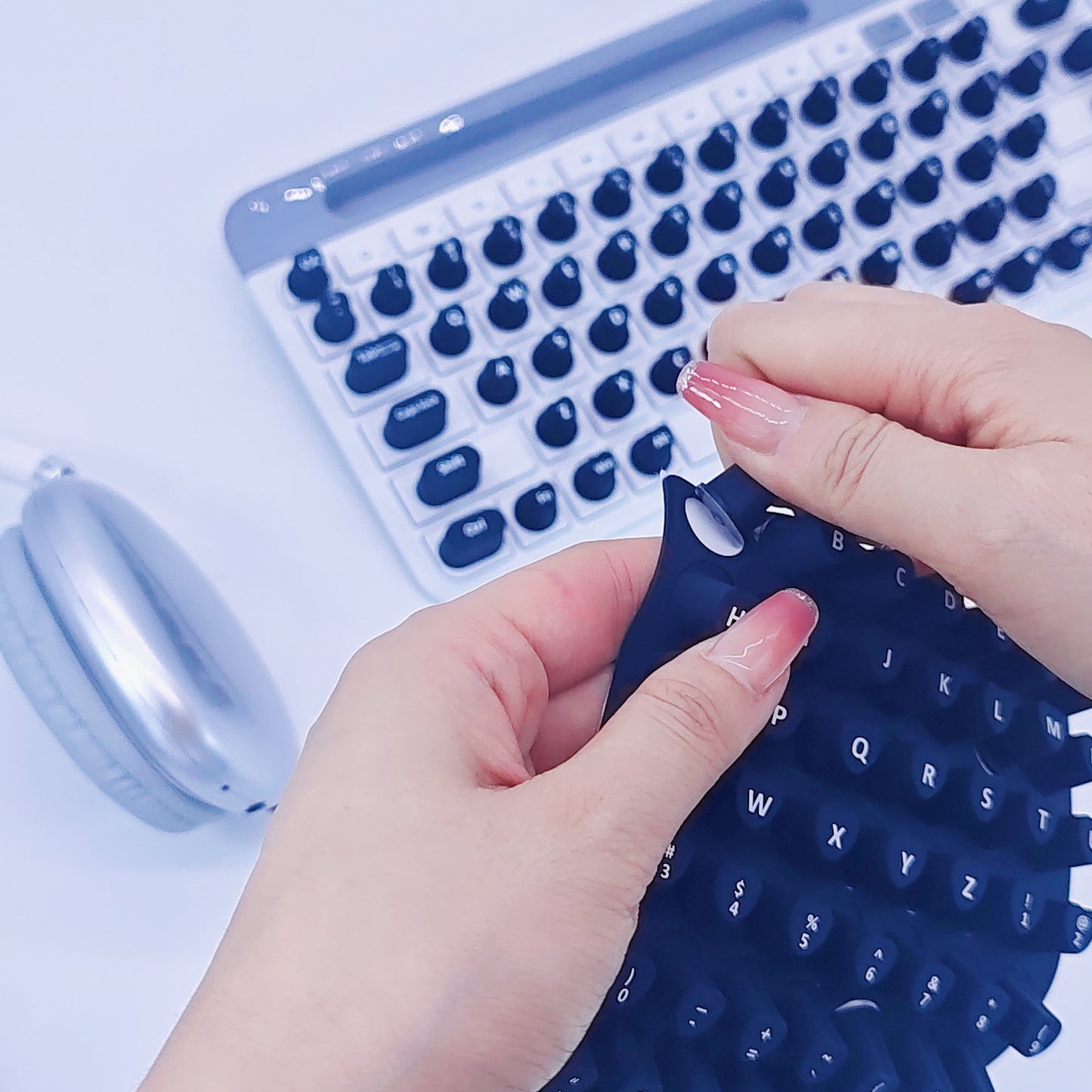 GLUEY Universal External Keyboard